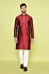 Buy_Arihant Rai Sinha_Maroon Silk Plain Mandarin Collar Kurta With Pant 