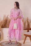 Buy_Surabhi Arya_Pink Kurta And Pant Mul Chanderi Embroidery Zari Thread Blunt V Neck Palazzo Set _at_Aza_Fashions