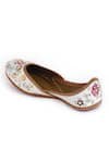 Yassio_White Thread Rawiya Phool Embroidered Juttis _Online_at_Aza_Fashions