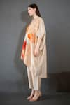 Buy_Clos_Beige Dupion Silk Printed Abstract Floral Collared Kaftan With Pant 