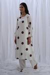 Buy_KHAT_White Handloom Cotton Print Polka Dot Round Neck Pattern Kurta And Pant Set _at_Aza_Fashions