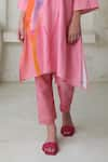 Buy_ROZA_Pink Linen Printed Floral V-neck Nova Abstract Kurta With Pant 