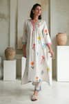 Buy_ROZA_Ivory Linen Printed Floral V-neck Marigold Watercolor Kurta With Pant 