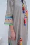 Buy_ROZA_Beige Linen Print Floral Curved V Positano Dress 