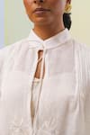 Buy_Sue Mue_Off White Pure Linen Embroidered Silk Thread Diwa Floral Tunic With Pant _Online_at_Aza_Fashions