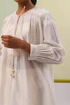 Sue Mue_Off White Handwoven Cotton Chanderi Nahta Fleur Patch Tunic With Pant _Online_at_Aza_Fashions