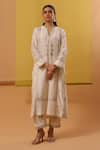 Sue Mue_Off White Handwoven Silk Chanderi Embroidery Thread Afni Dahlia Bloom Kurta Set _at_Aza_Fashions