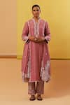 Buy_Sue Mue_Pink Handwoven Chanderi Mulmul Embroidery Thread Fasha Straight Kurta Set 