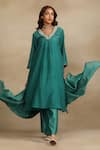 Buy_Trendy tokari_Green Silk Chanderi Placement Woven Floral Brocade V Neck Kurta And Pant Set 