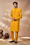 Buy_Masaba_Yellow Crepe Silk Print Mystic Foil Kurta _at_Aza_Fashions