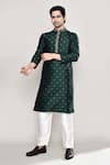 Buy_Arihant Rai Sinha_Cream Jacquard Silk Woven Wildbloom Jaal Kurta With Pant 