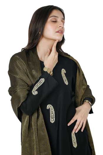 Buy_Komal Shah_Black Chanderi, Silk, Organza Sequins Round Paisley Embroidered Kurta Pant Set _Online_at_Aza_Fashions