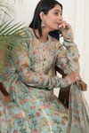 Buy_Yuvrani Jaipur_Green Chanderi Printed Floral Round Gota Embroidered Kurta Pant Set 