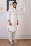 Buy_Ankur J_White Linen Placement Embroidery Floral Cutwork Detail Kurta With Pant 