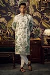 Buy_Kasbah_White Georgette Embroidered Flora Fauna Motif Kurta _at_Aza_Fashions