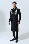 Buy_House of KOA_Black Kurta Chanderi Embroidered Glass Bead Dragon Dynasty With Pant _at_Aza_Fashions