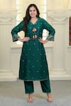 Buy_Hasrat By Salma_Green Chanderi Hand Embroidery Floral V-neck Kurta With Pant _at_Aza_Fashions