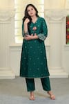 Shop_Hasrat By Salma_Green Chanderi Hand Embroidery Floral V-neck Kurta With Pant _at_Aza_Fashions