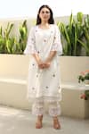 Buy_ASRUMO_White Cotton Gauze Embroidery Thread Bloom Round Flora And Lace Kurta Pant Set 