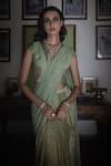 Shop_Swatti Kapoor_Green Hand Woven 40gm Chanderi Print Foil Maahi Pre-draped Saree 