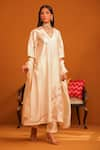 OMANA BY RANJANA BOTHRA_Beige Kurta And Trouser Cotton Satin Applique Floral V Neck Jasmine Set _Online_at_Aza_Fashions