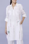 DILNAZ_White Blended Linen Embroidery Ivy Vine Collar Neck Pathani Tunic With Trouser _Online_at_Aza_Fashions