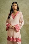 Wazir C_Peach Crepe Embroidered Kashmiri Aari V-neck Gul Kurta With Pant _Online_at_Aza_Fashions