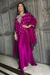 Shop_Mrunalini Rao_Magenta Pure Silk Hand Embroidered Resham And Zardozi Work V Chaaya Kurta Set _Online_at_Aza_Fashions