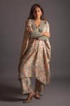 Mrunalini Rao_Green Pure Silk Printed And Applique Embroidered Vintage V Kaftan & Pant Set _Online