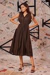 Buy_Echke_Brown 100% Cotton V Neck Ruched Flared Midi Dress 