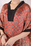 Geroo Jaipur_Red Silk Handblock Floral V-neck Print Kaftan With Pant _Online_at_Aza_Fashions