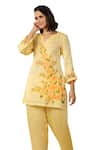 Buy_Geroo Jaipur_Yellow Jacquard Handpainted Floral V-neck Botanical Beauty Kurta With Pant _Online_at_Aza_Fashions