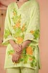 Buy_Geroo Jaipur_Green Jacquard Handpainted Floral V-neck Botanical Beauty Kurta With Pant _Online