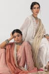 Pants and Pajamas_Pink Chanderi Mul Embroidered Thread V-neck Geometric Floral Kurta Pant Set _Online