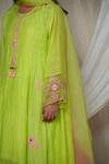 Jyoti Bansal_Green Kurta Pure Mul Chanderi Embroidered Sequin Floral Thread Work Salwar Set _Online_at_Aza_Fashions