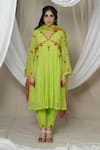 Buy_Jyoti Bansal_Green Kurta Pure Mul Chanderi Embroidered Thread Floral And Tulip Pant Set _at_Aza_Fashions