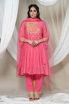 Buy_Jyoti Bansal_Pink Kurta Pure Mul Chanderi Embroidered Sequin V-neck Thread Salwar Set _at_Aza_Fashions