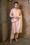 Buy_Pooja Kankariya_Pink Chanderi Silk Threadwork V-neck Solid Kurta Set With Dupatta _Online_at_Aza_Fashions