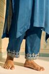 Sarang Kaur_Blue Kurta Satin Georgette Hand Embroidered Thread Isha Geometric With Pant _at_Aza_Fashions