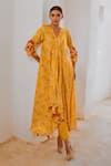 Buy_Pallavi Jaipur_Yellow Tunic Silk Blend Printed Floral Fantasy V-neck Asymmetric With Pant _at_Aza_Fashions