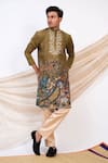 Buy_AAMRA BY LAVANYA_Green Linen Satin Print Kalamkari Dev Sena Theme Kurta With Pant _at_Aza_Fashions