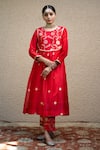 Buy_Sobariko_Red Silk Woven Gulshan Round Neck Yoke Kurta Pant Set _Online_at_Aza_Fashions