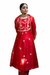 Buy_Sobariko_Red Silk Woven Gulshan Round Neck Yoke Kurta Pant Set 