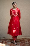 Shop_Sobariko_Red Silk Woven Gulshan Round Neck Yoke Kurta Pant Set 