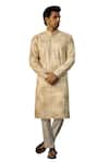 Kasbah_Ivory Silk Embroidered Floral Pattern Straight Kurta _at_Aza_Fashions