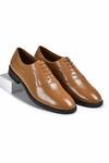 Buy_Wednesday Lifestyle_Brown Howard Plain Oxford Shoes _at_Aza_Fashions