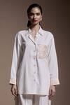 Buy_Dash And Dot_Ivory 100% Tencel Embroidery Gara Floral Collar Shirt With Pant 
