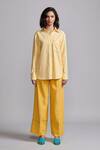 Buy_Dash And Dot_Yellow Tencel Collared Contrast Piping Shirt With Pant 