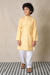 Buy_Anthrilo_Yellow Cotton Printed Honeycomb Kurta With Pyjama _at_Aza_Fashions