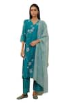 Buy_Vaayu_Blue Muslin Cotton Embroidered Floral Applique V Neck Kurta Pant Set _Online_at_Aza_Fashions